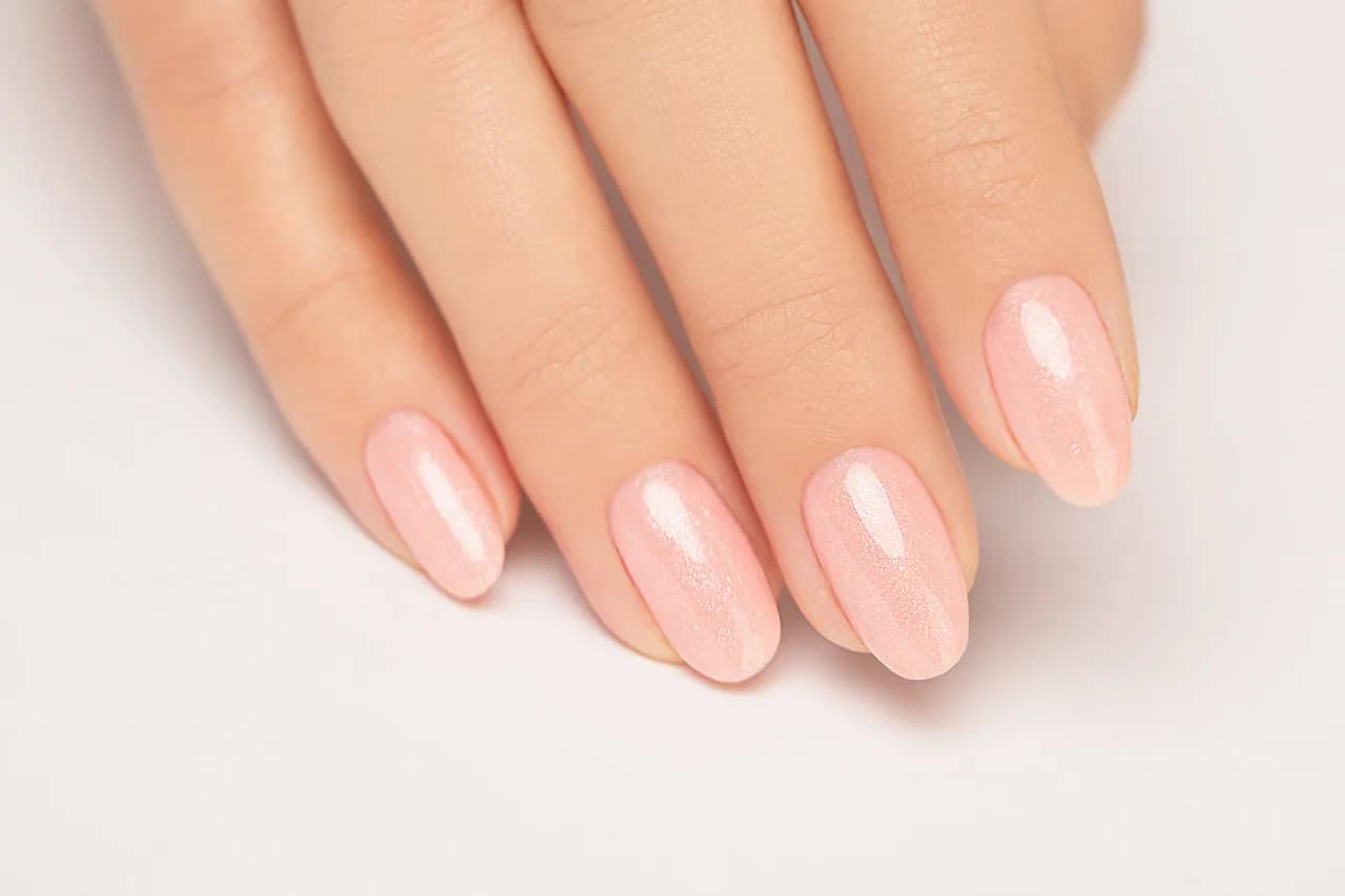 Lakier jak hybryda: alternatywy, które zachwycą Twoje paznokcie