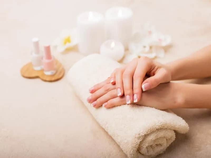 Manicure spa: co to jest i czym różni się od zwykłego zabiegu?