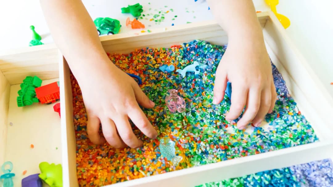 Kreatywne zabawy z dzieckiem: 10 pomysłów na wspólny czas