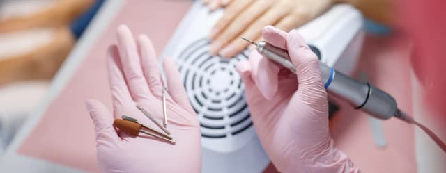 Jakie cechy powinna mieć frezarka do domowego manicure, aby była idealna?