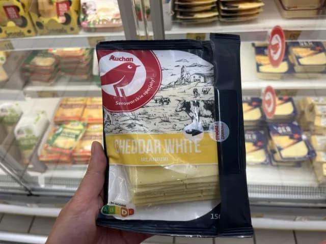 Jaki ser żółty jest bezpieczny dla rocznego dziecka? Wybierz mądrze!