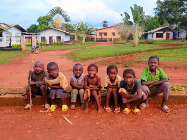 Jak adoptować dziecko z Afryki: proces, wymagania i koszty